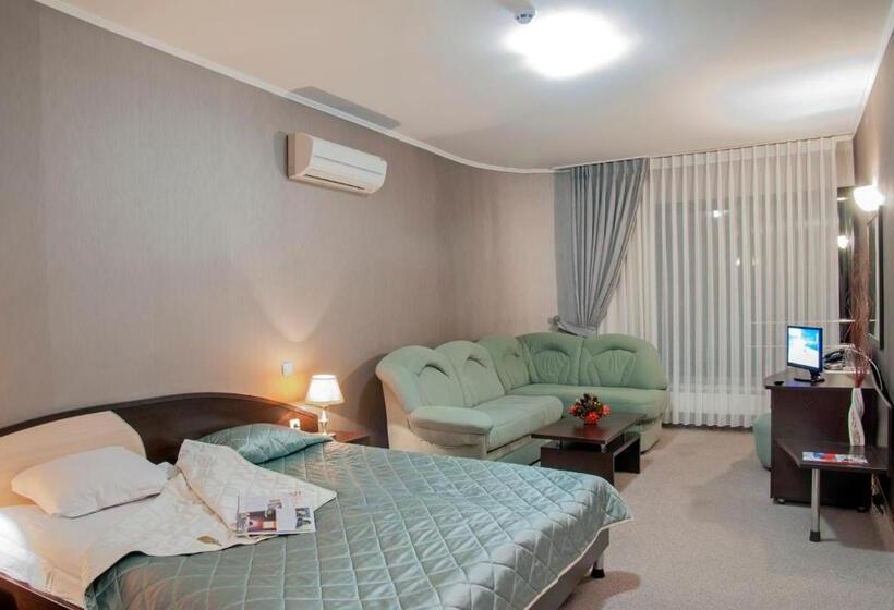 סוויטת ג'וניור, Luxor