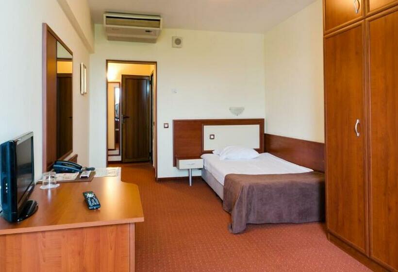 Quarto Estandar Individual, Nadejda