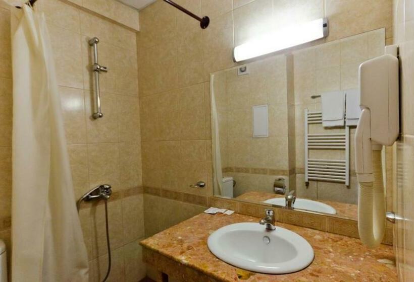 Quarto Estandar, Nadejda