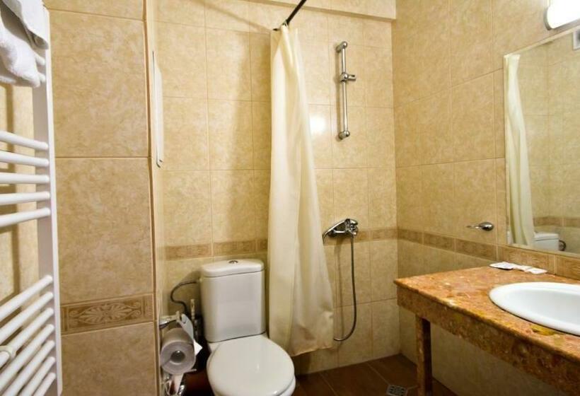 Quarto Estandar, Nadejda