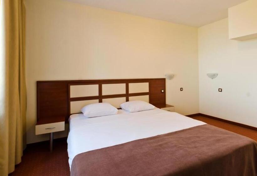 Suíte Júnior, Nadejda