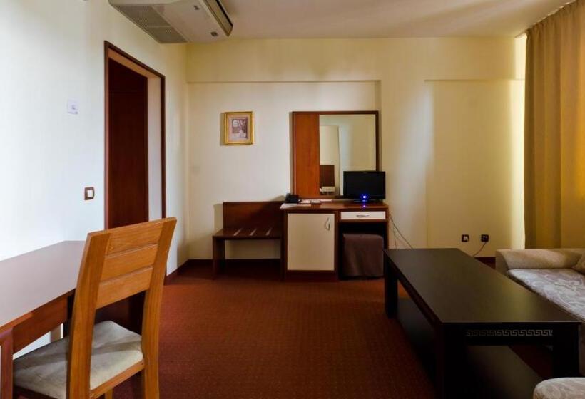 Suíte Júnior, Nadejda