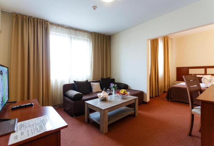 Suíte Júnior, Nadejda