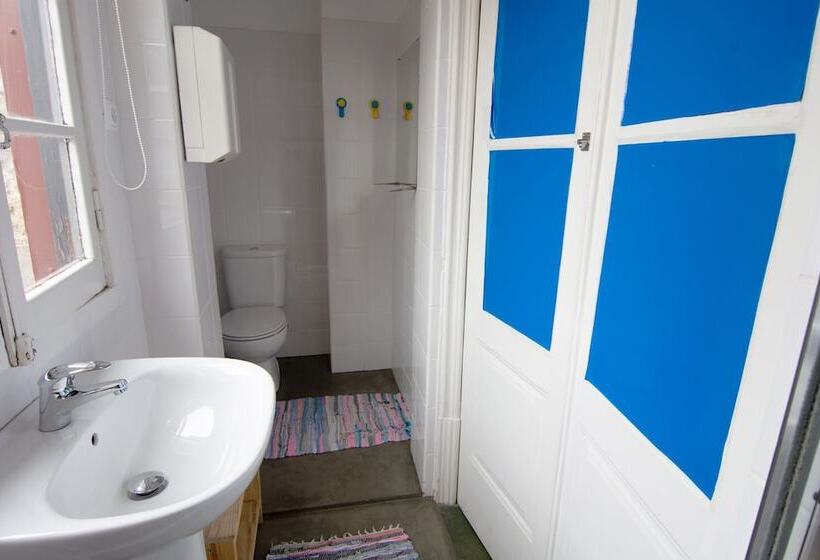 Cama em Quarto Partilhado, Rock N Porto Hostel