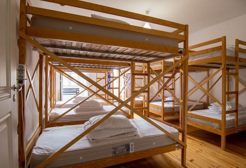 Cama em Quarto Partilhado, Rock N Porto Hostel