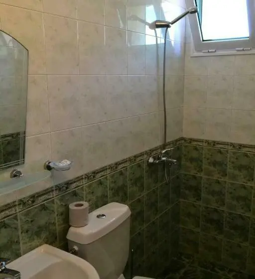 اتاق استاندارد سه تخته با بالکن, Saint George Family