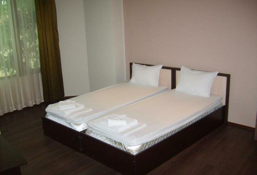 디럭스 룸, Trakart Residence