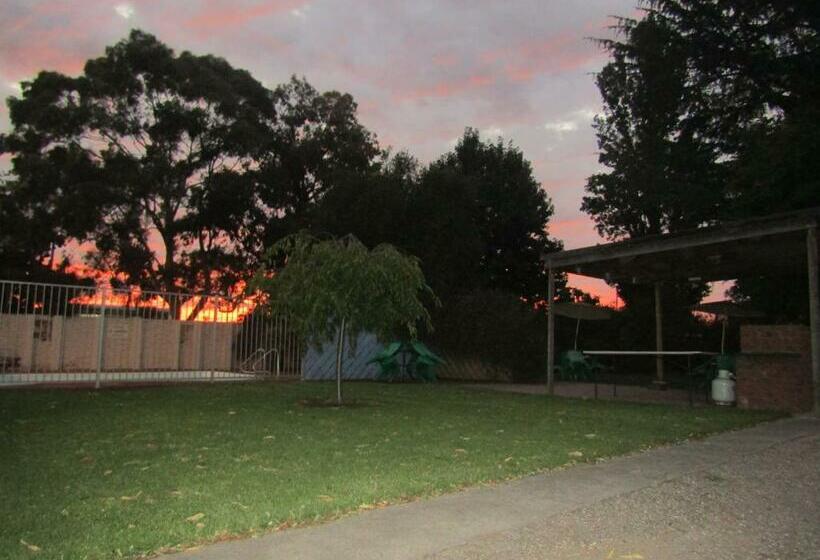 غرفة عائلية, Twin City Motor Inn