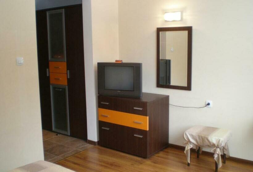 Номер Стандарт Трехместный, Park Hotel Djevana