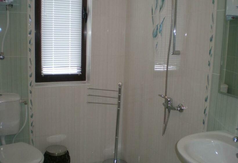 Номер Стандарт Трехместный, Park Hotel Djevana