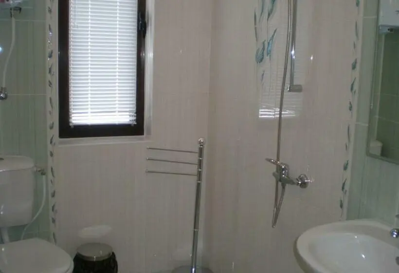 Standard Kolmen Hengen Huone, Park Hotel Djevana