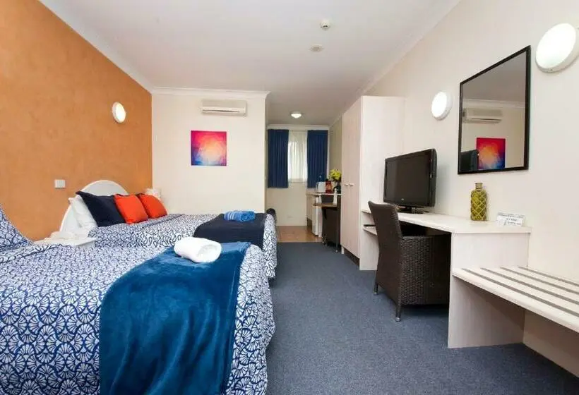 Perhehuone, Tuncurry Beach Motel