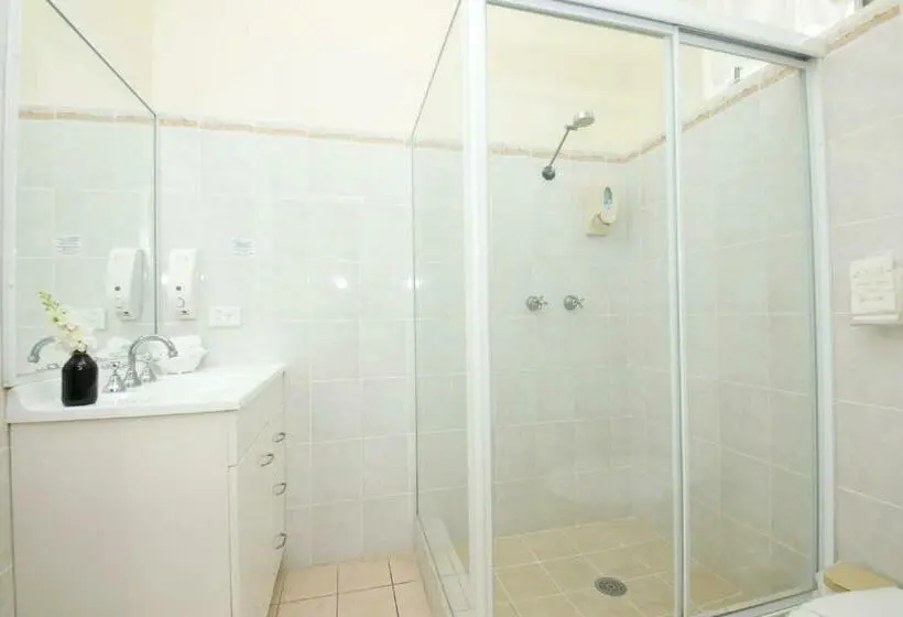 Perhesviitti, Tuncurry Beach Motel