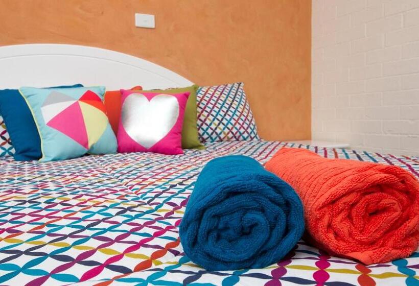 מיטת קינג בסוויטה, Tuncurry Beach Motel