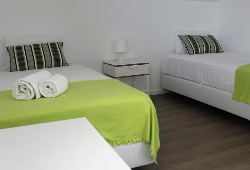 اتاق استاندارد با سرویس بهداشتی مشترک, Uau Hostel