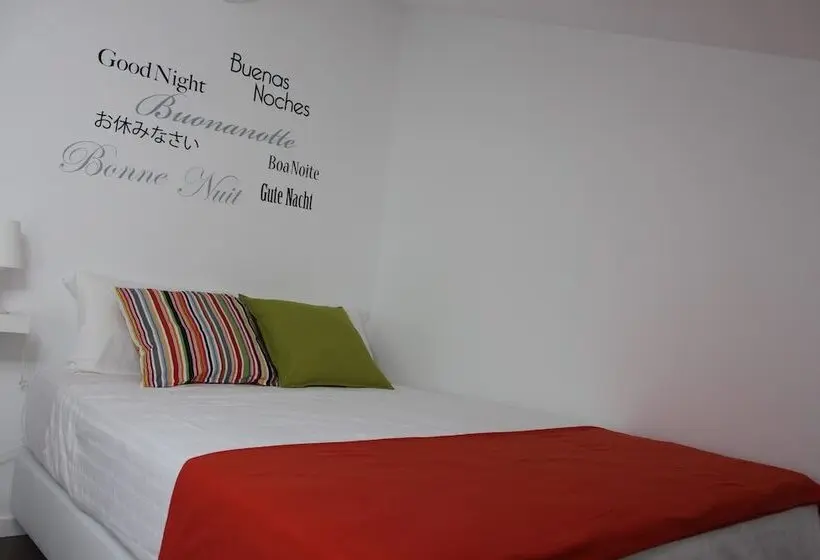 اتاق استاندارد با سرویس بهداشتی مشترک, Uau Hostel
