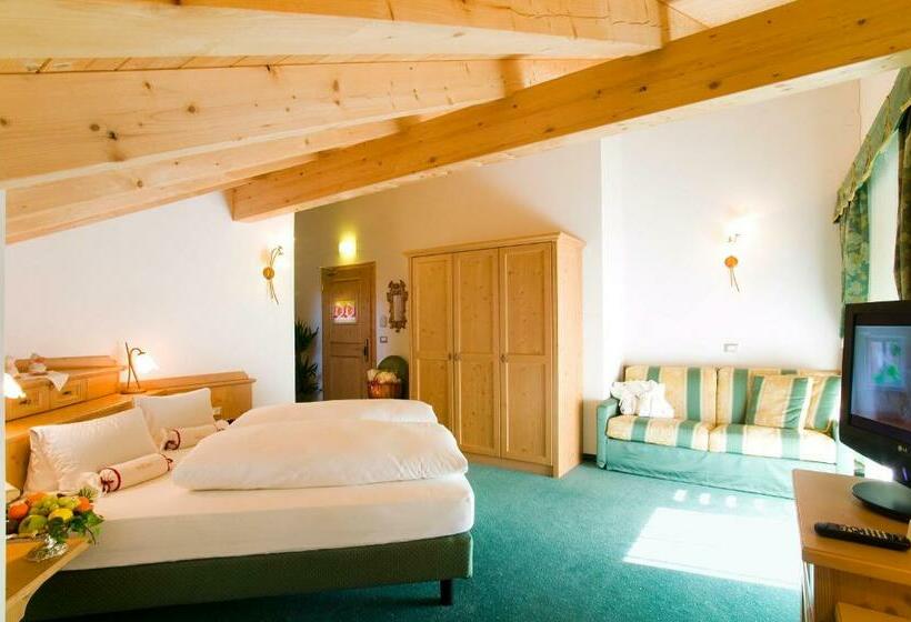 غرفة سوبيريور مزودة بشرفة, Adults Only Hotel Grafenstein