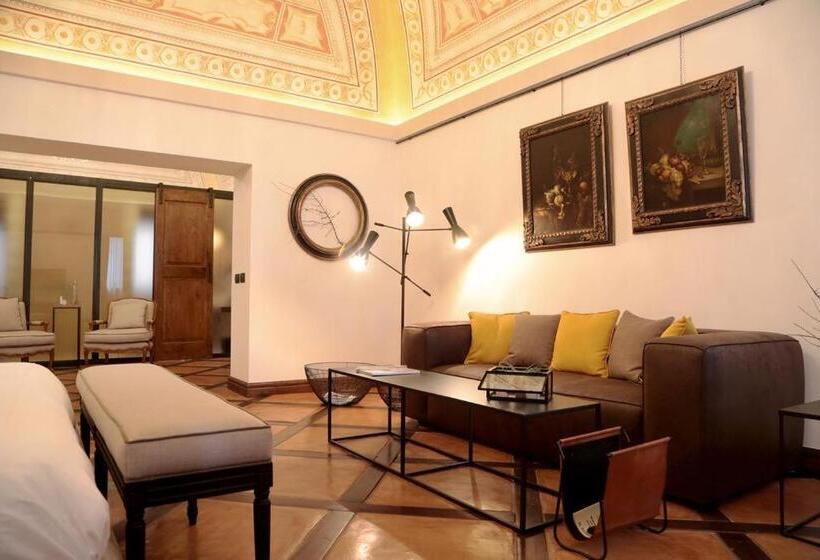 スイート, Al Palazzetto