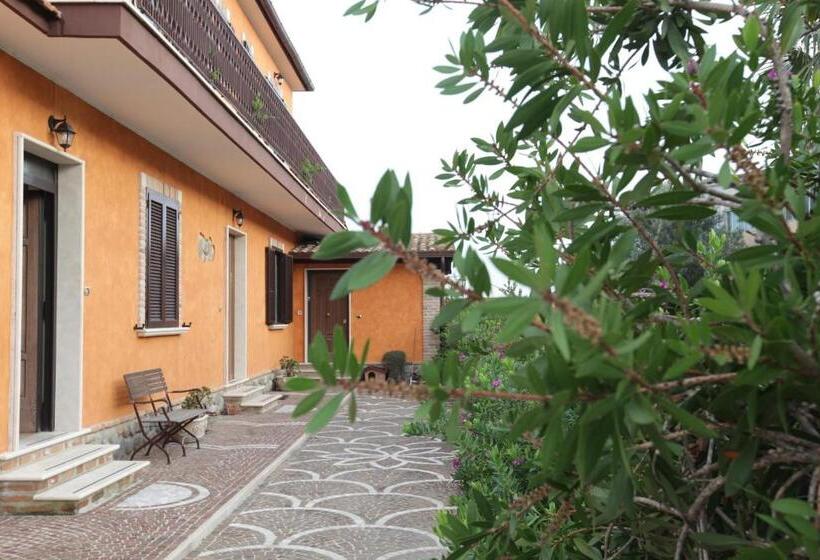 חדר משפחתי, Number60