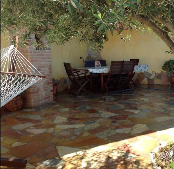 חדר משפחתי, Number60