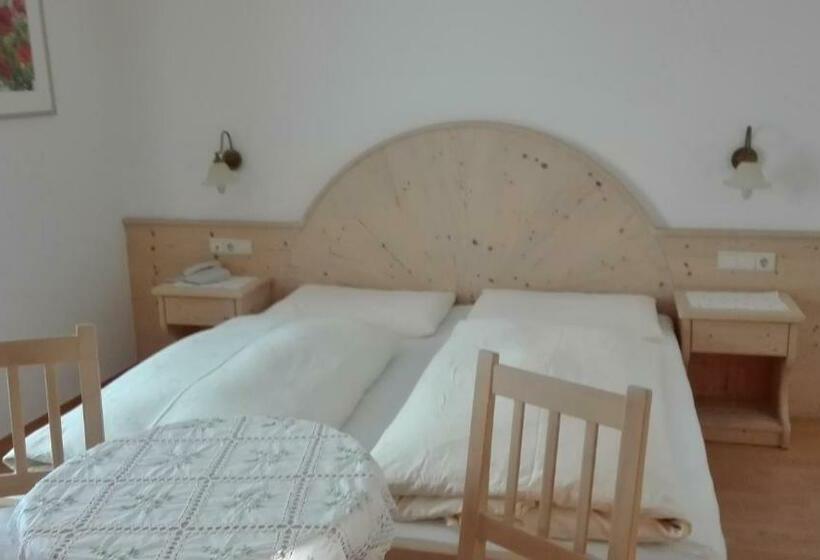 スタンダードトリプルルーム, Pensione Valbona