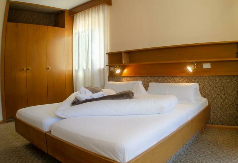 Номер Стандарт, Raschötzhof