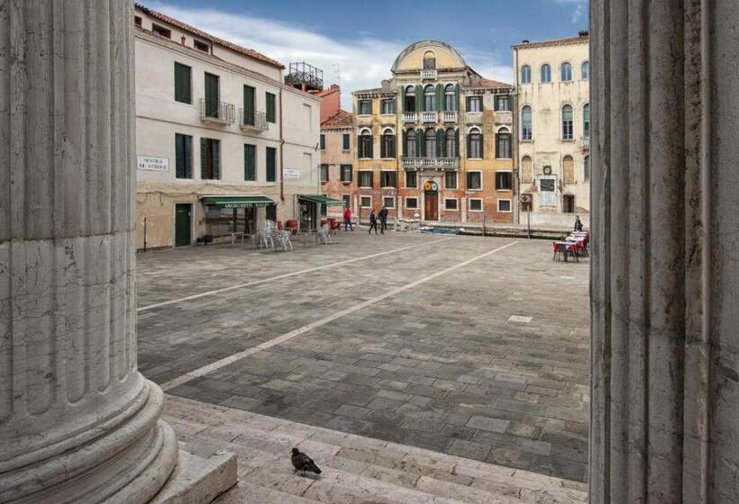 اتاق استاندارد یک تخته با سرویس بهداشتی مشترک, San Giacomo Venezia