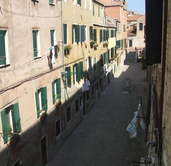Standard Single Room Shared Bathroom, San Giacomo Venezia