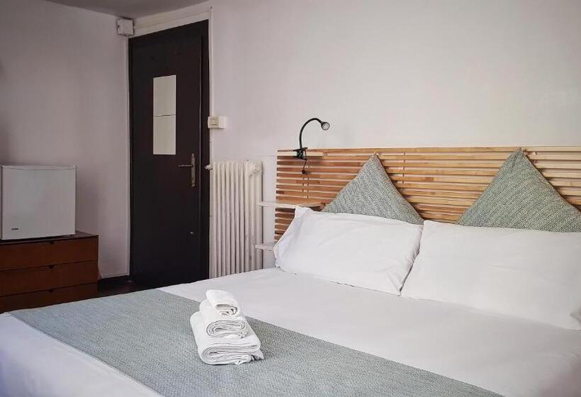 اتاق استاندارد یک تخته با سرویس بهداشتی مشترک, San Giacomo Venezia