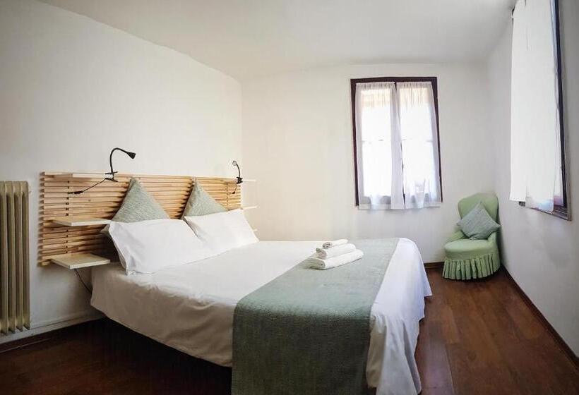 اتاق استاندارد یک تخته با سرویس بهداشتی مشترک, San Giacomo Venezia