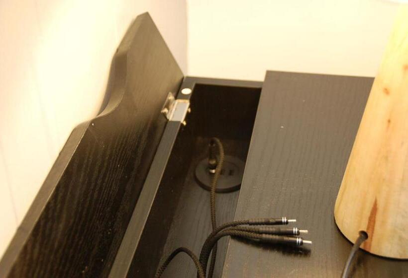 חדר סטנדרט, Calder Motel