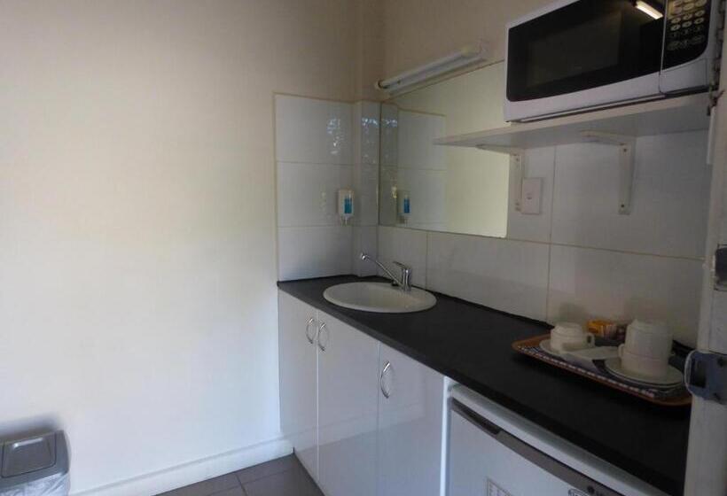 חדר סטנדרט, Calder Motel