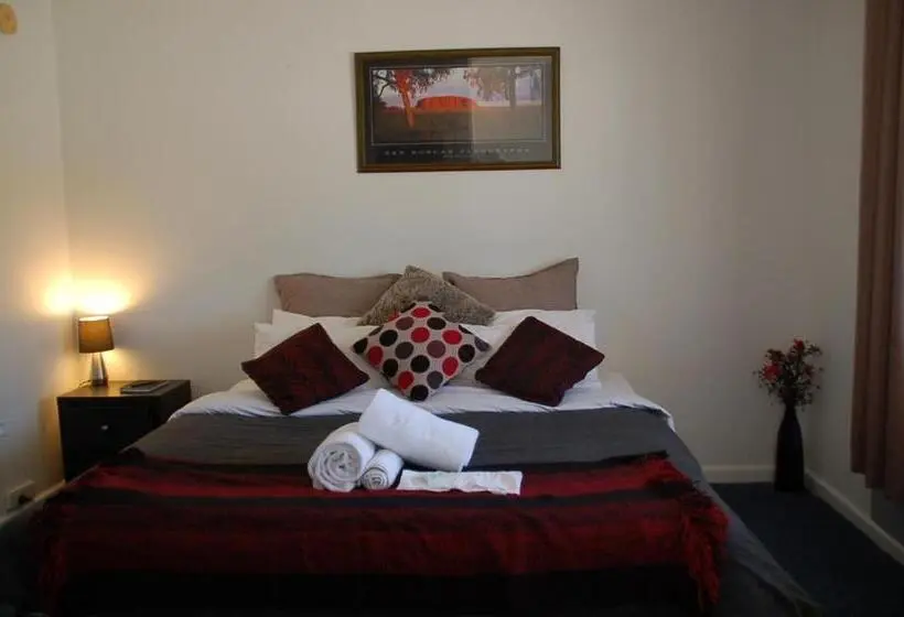 Deluxe-studio, Calder Motel