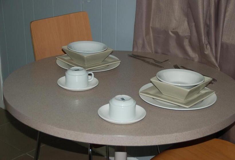 جناح ديلوكس سرير كينج, Calder Motel