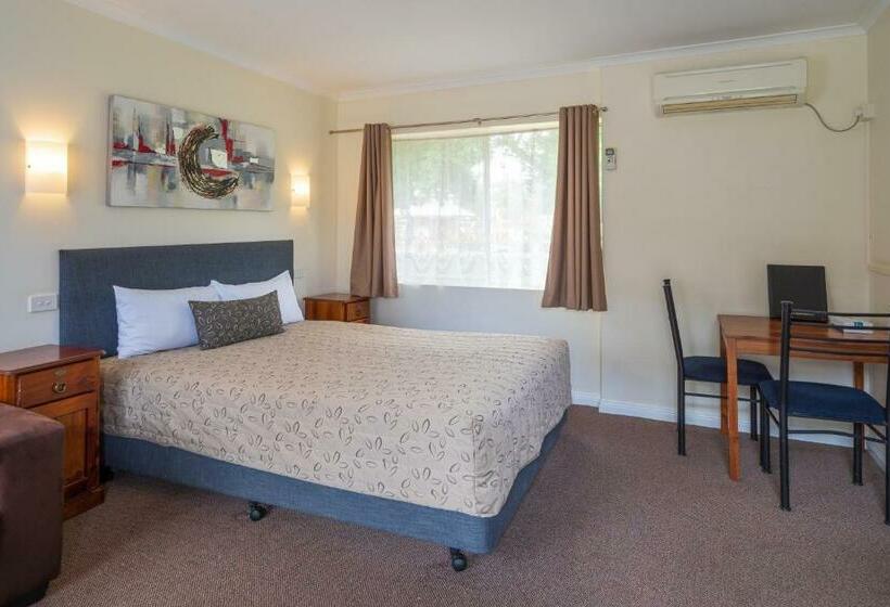 חדר סופריור, Castle Motel