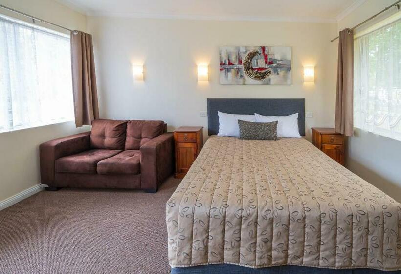 חדר סופריור, Castle Motel