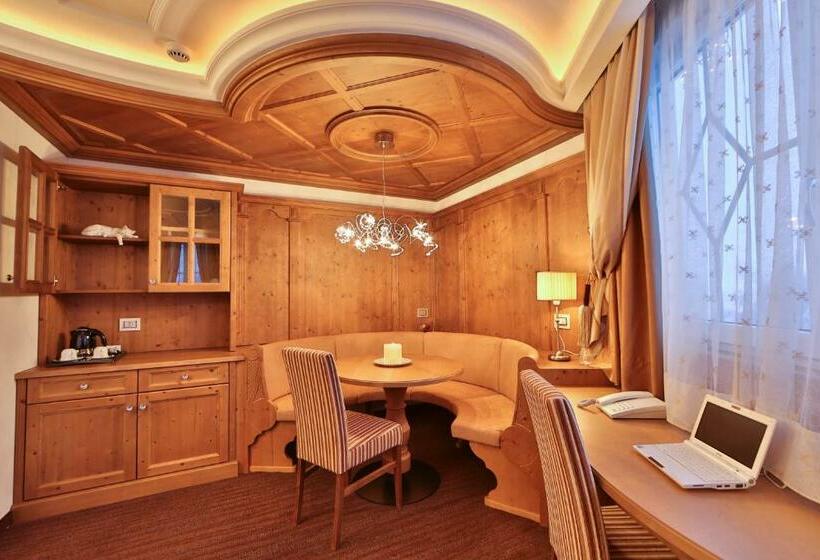 סוויטה עם ג'קוזי, Dolce Avita Hotel Spa & Resort