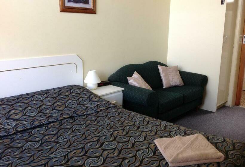 Номер Стандарт, Grand Central Motel