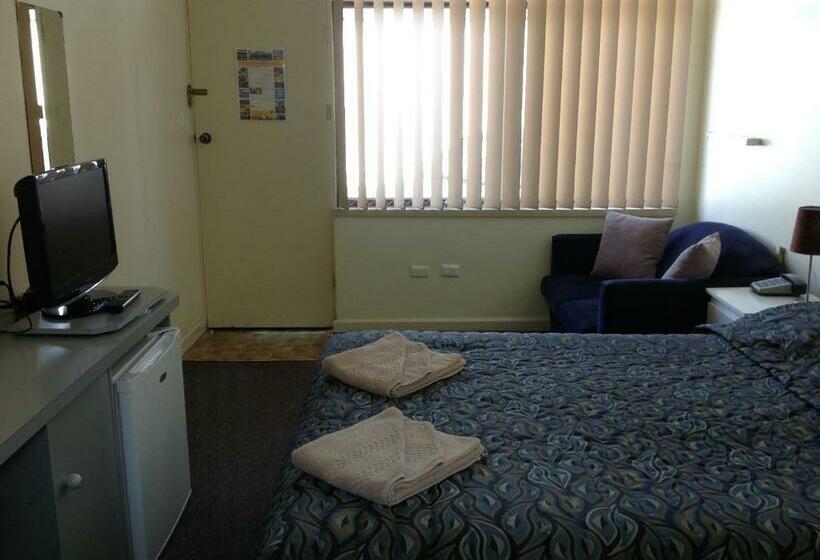 Номер Стандарт, Grand Central Motel