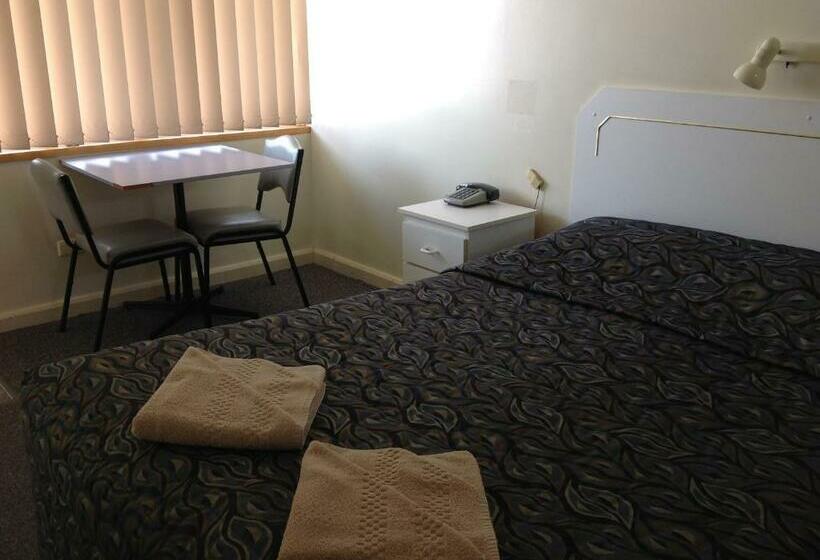 Номер Стандарт, Grand Central Motel