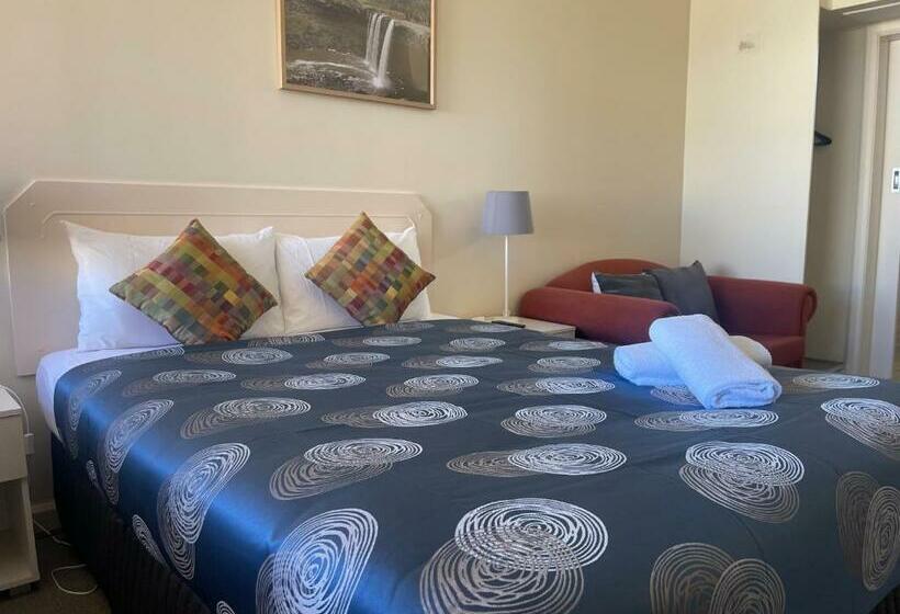 Номер Стандарт, Grand Central Motel