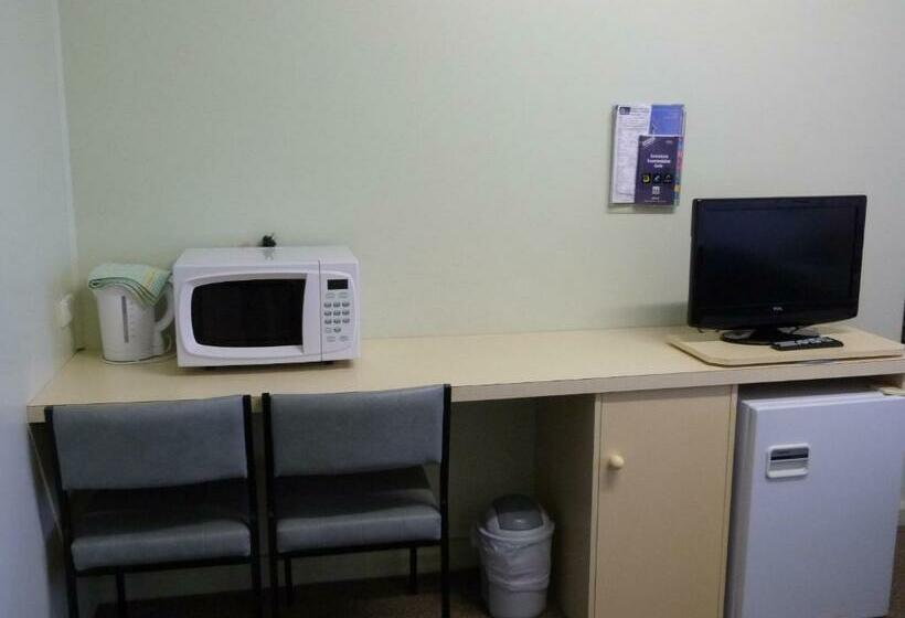 Семейный Номер, Grand Central Motel