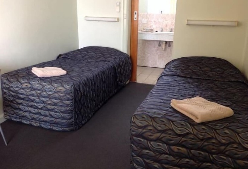 Номер Стандарт, Grand Central Motel