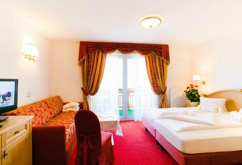 غرفة سوبيريور مزودة بشرفة, Adults Only Hotel Grafenstein