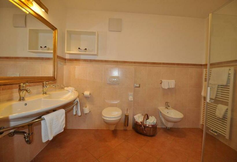 غرفة ديلوكس مزودة بشرفة, Adults Only Hotel Grafenstein