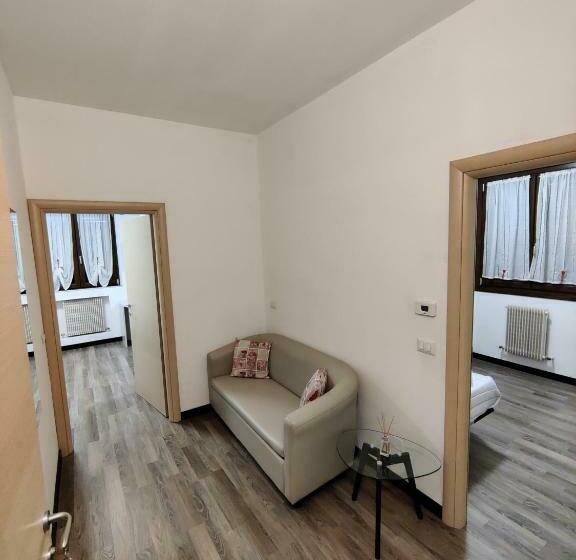 4인용 스탠다드 룸, Albergo Baffo