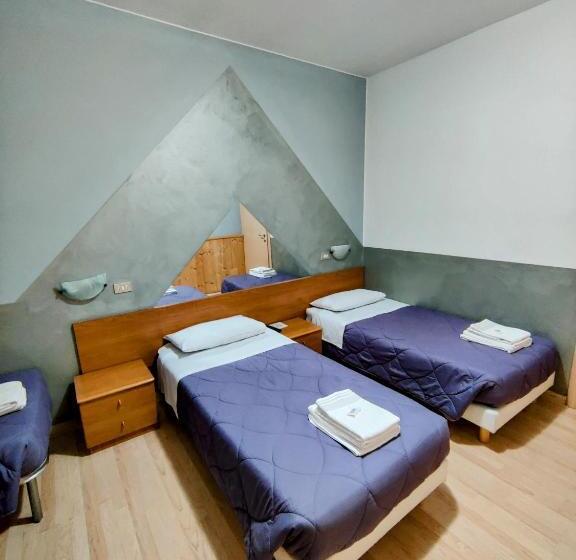 스탠다드 트리플 룸, Albergo Baffo