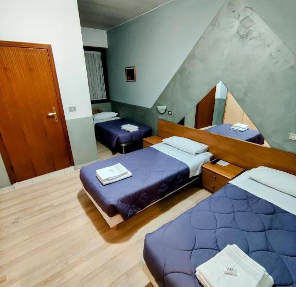 Номер Стандарт Трехместный, Albergo Baffo