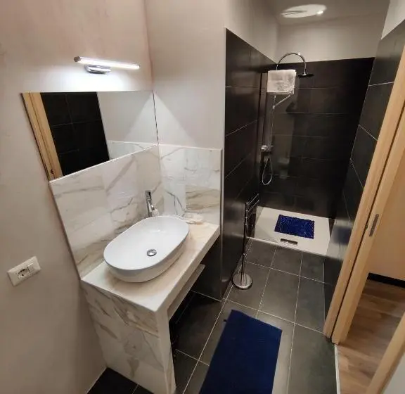 スタンダード４人部屋, Albergo Baffo