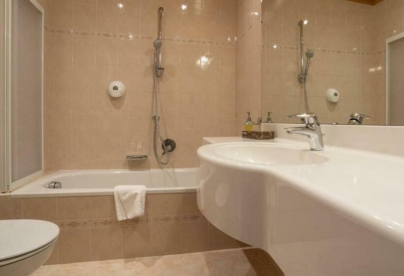 جناح مزوَّد بشرفة, Cendevaves Alpine Silence